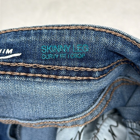 INC Skinny Leg Curvy Fit Cropped Denim Blue Jeans Size 6 Summer Casual - Picture 8 of 12